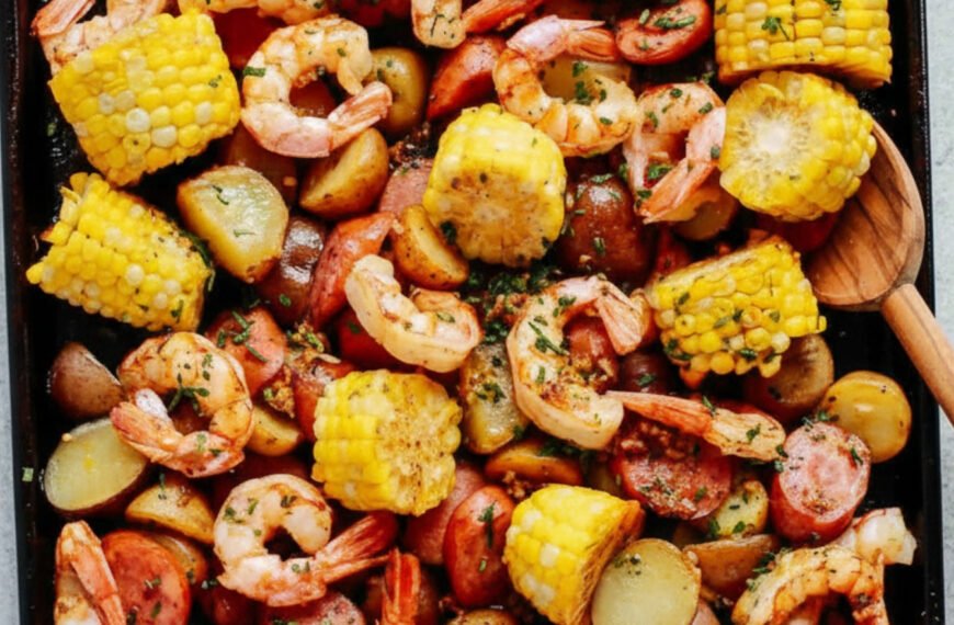 Simple Shrimp and Vegetable Sheet Pan Bake