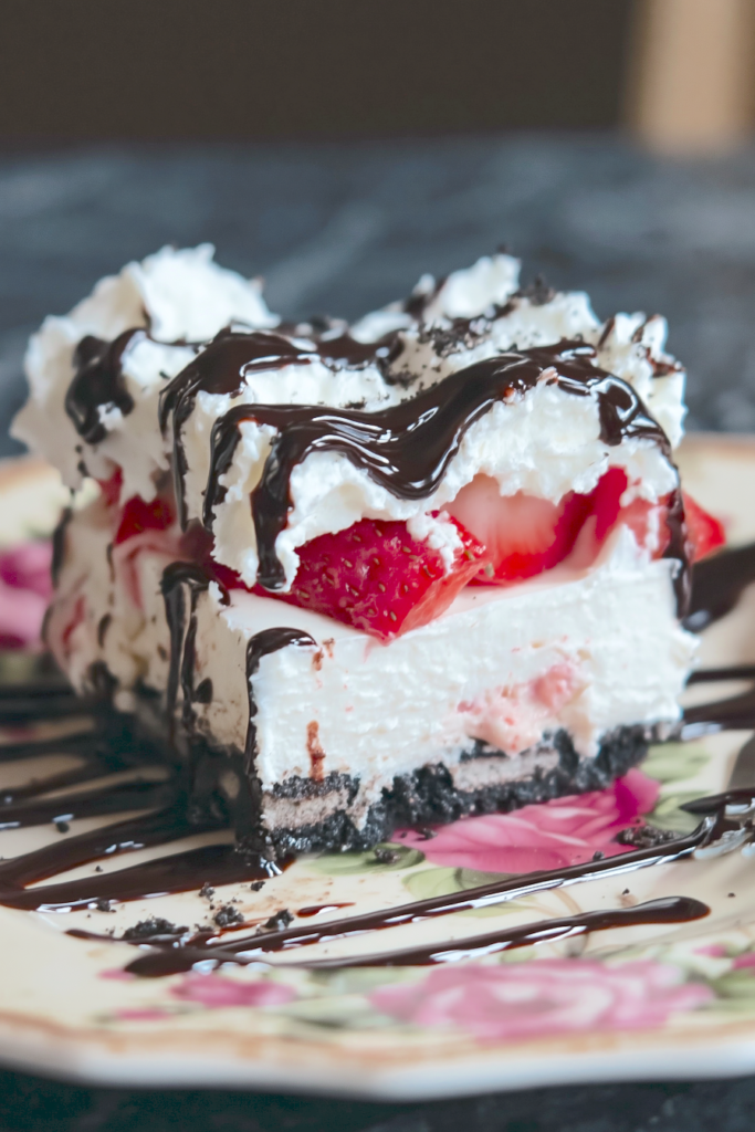 Strawberry Oreo No-Bake Cheesecake Bars