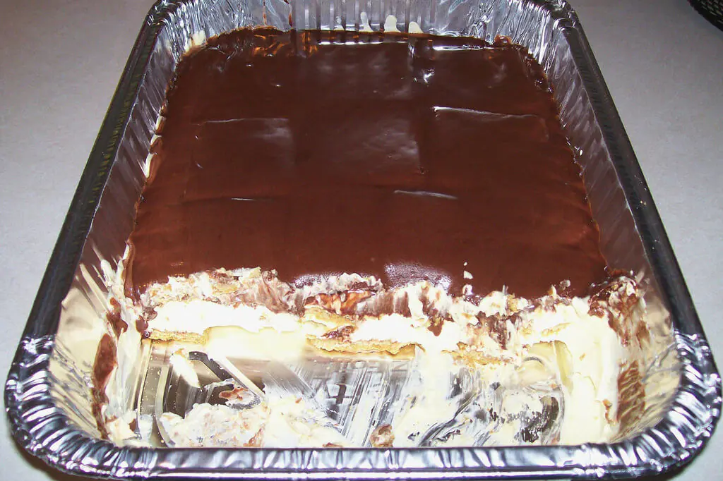 No bake Chocolate Eclair Cake