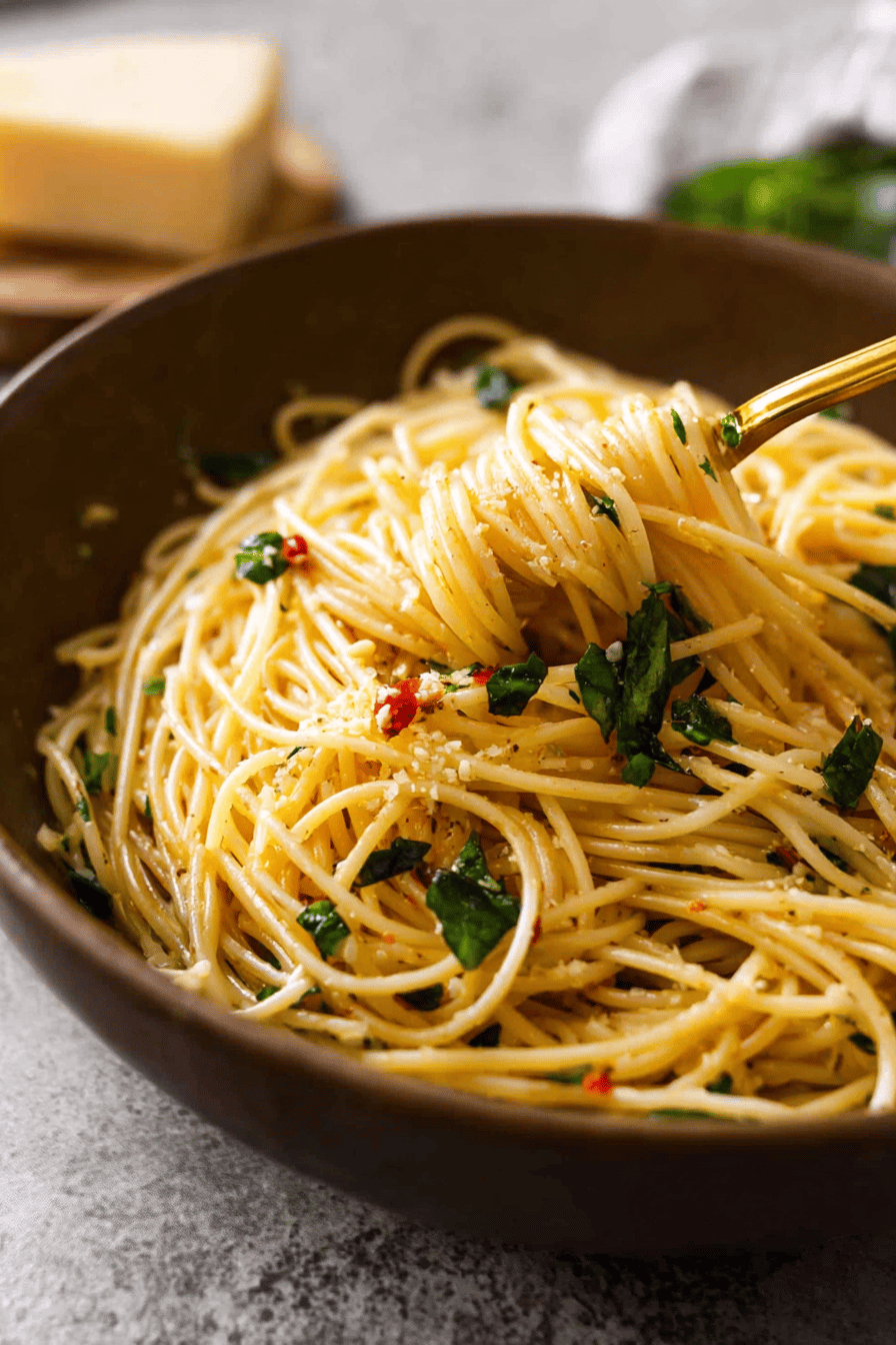 Quick Spaghetti Aglio e Olio Delight