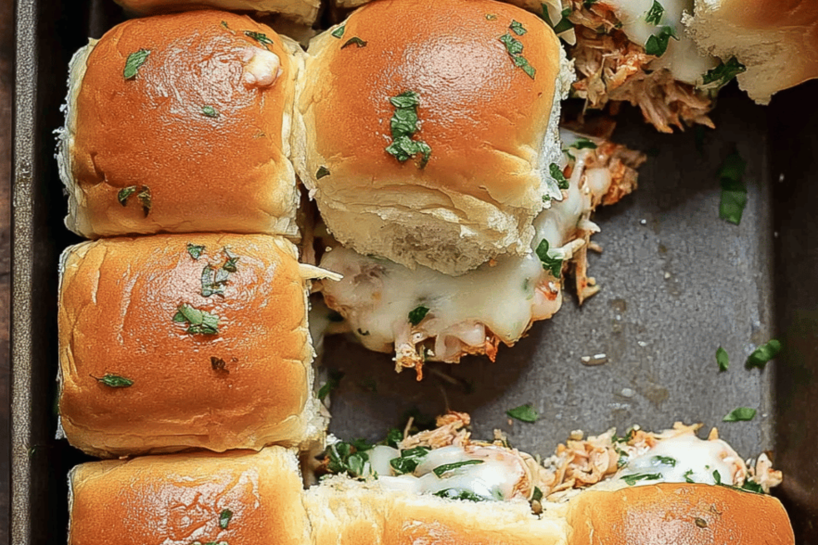 Cheesy Garlic Marry Me Chicken Sliders