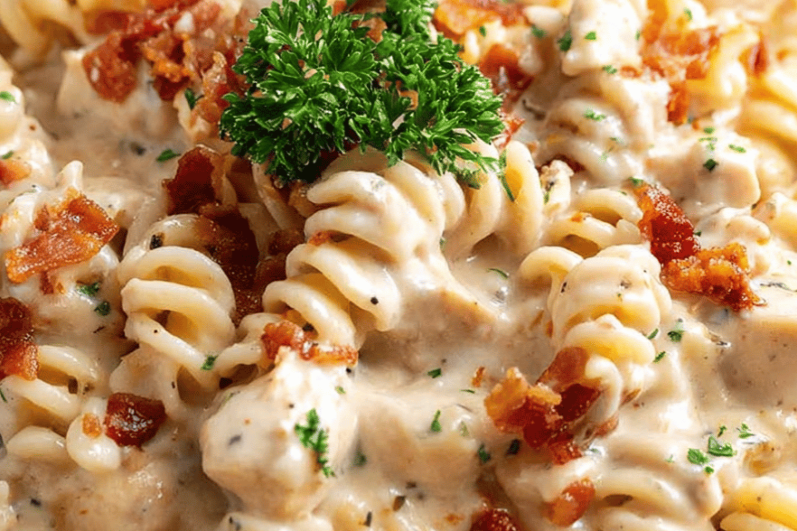 Creamy Chicken Bacon Ranch Pasta Delight