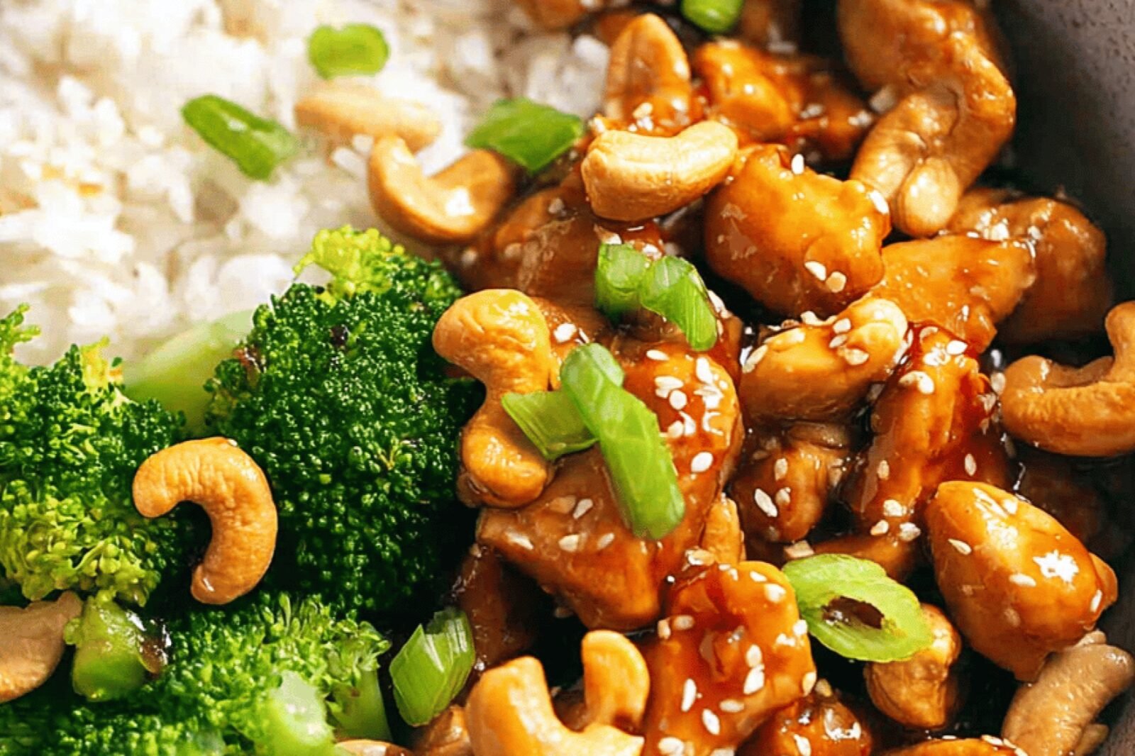 Easy Cashew Chicken Stir-Fry with Crunchy Nuts