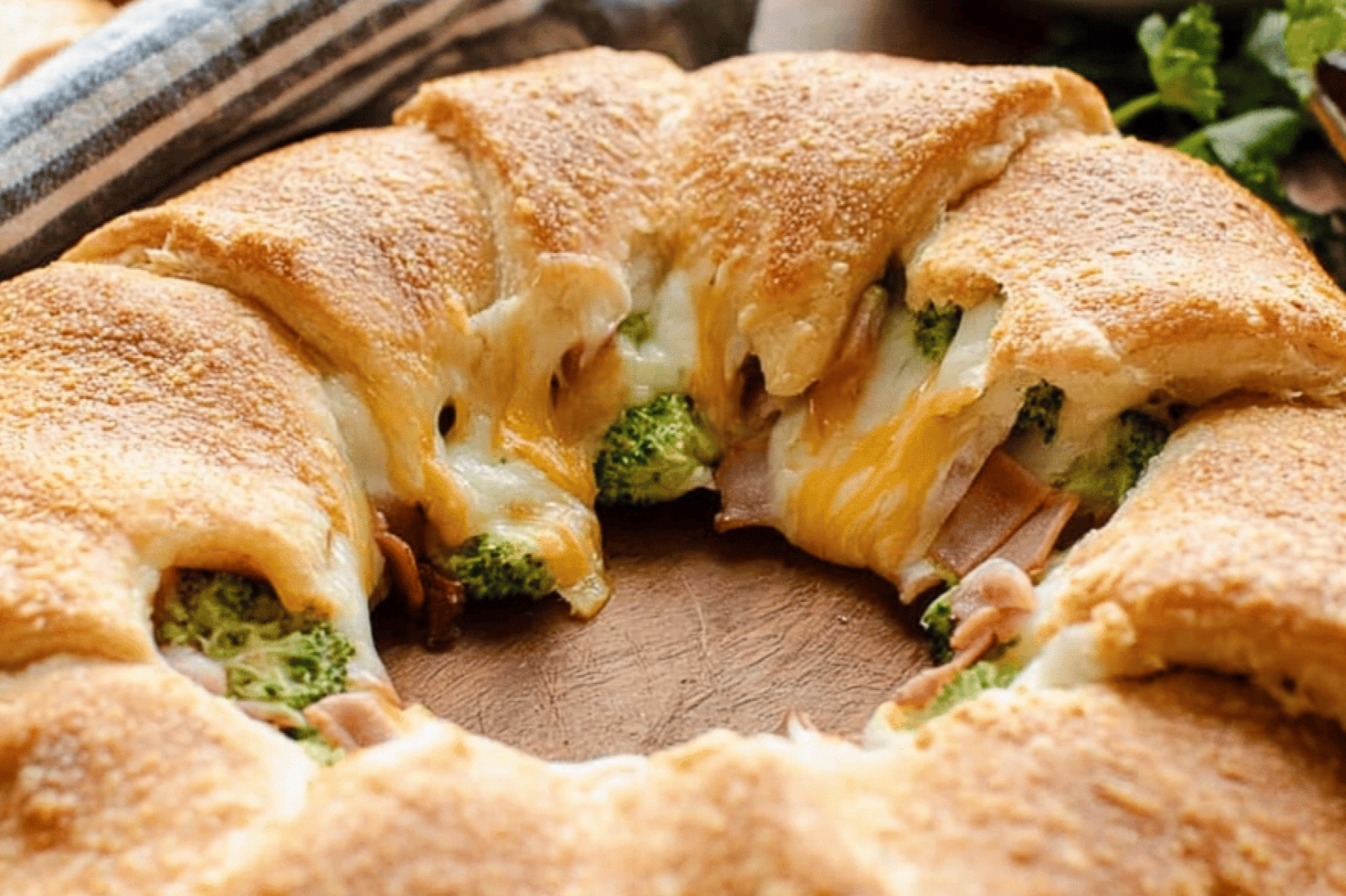 Ham Cheddar Broccoli Crescent Ring
