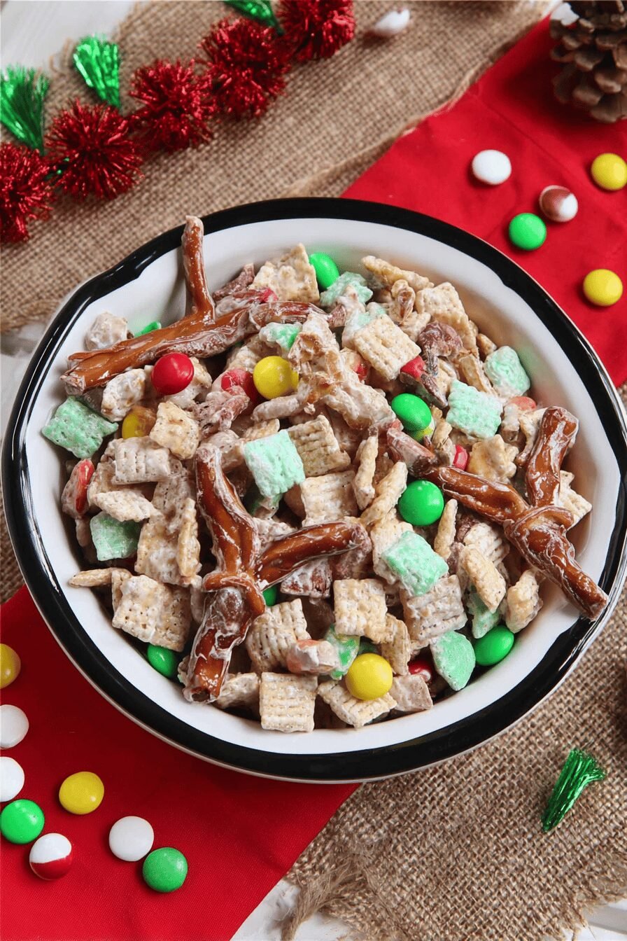 Reindeer Munch Snack Mix Recipe