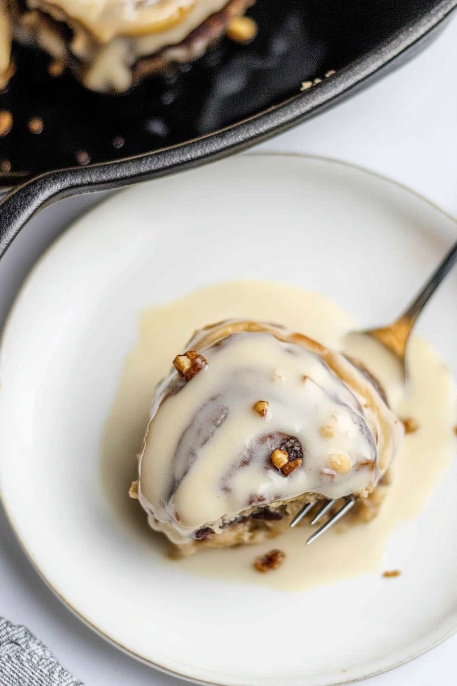 Simple Glaze for Cinnamon Rolls