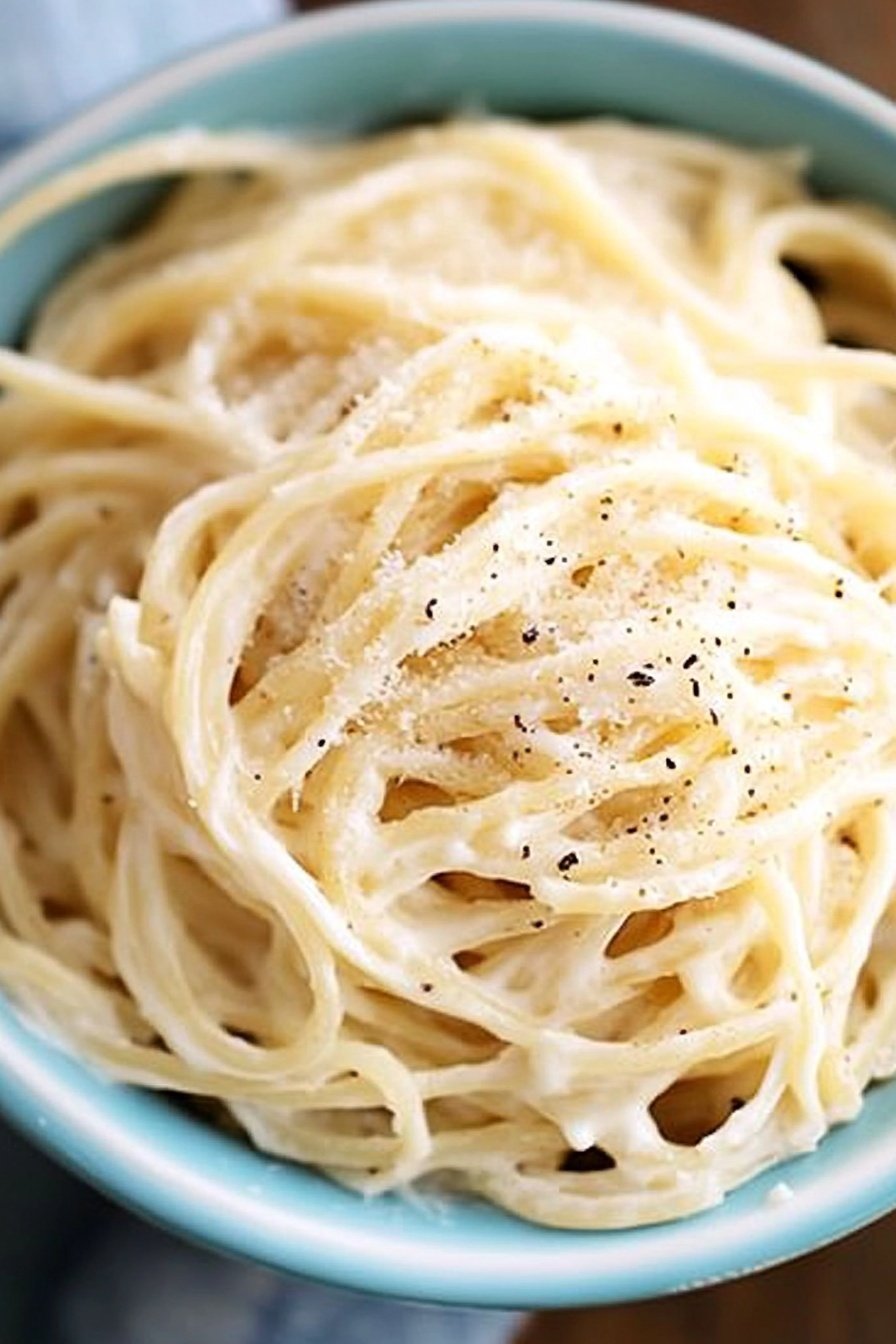 Simple Creamy Pasta with Cheese